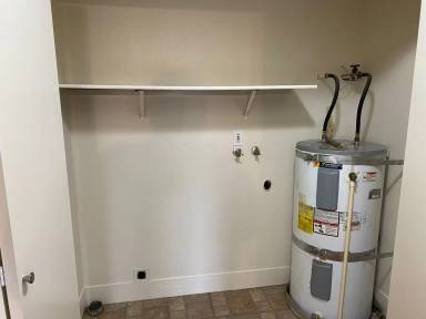 Main picture of 18506 NE Glisan St