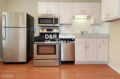 Main picture of 121 Cottage St