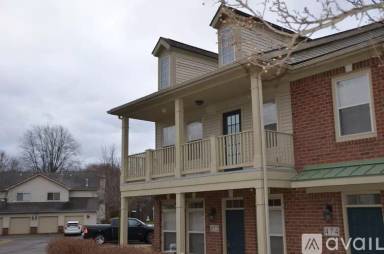 Main picture of 421 Village Dr