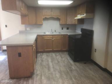 Main picture of 453 S Main St