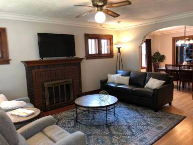 Main picture of 109 12th Ave NW