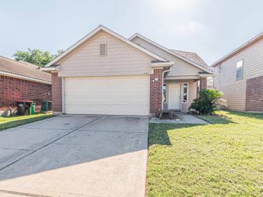 Main picture of 19415 Cavern Springs Dr