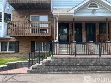 Main picture of 261 Pinewood Cir