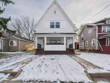 Main picture of 918 Peckham St