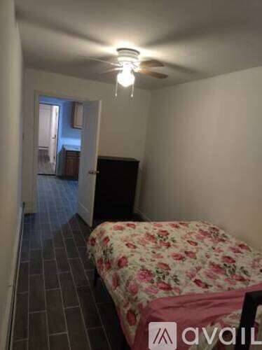 Main picture of 1437 E 84th St