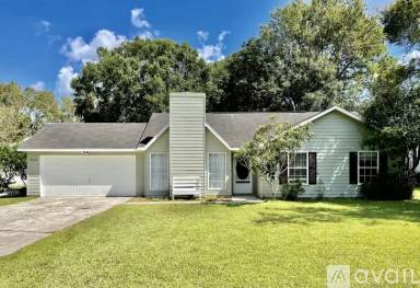 Main picture of 204 Chestnut Ct