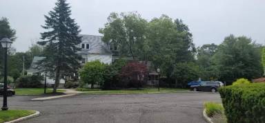 Main picture of 633 Danbury Rd