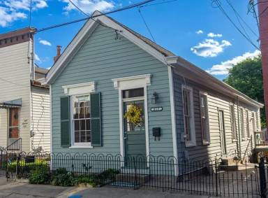 Main picture of 817 Perry St
