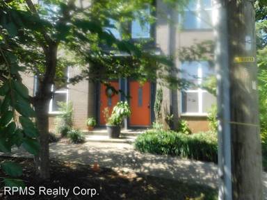 Main picture of 1020 E 36th St