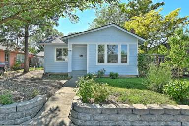 Main picture of 108 Newtown St