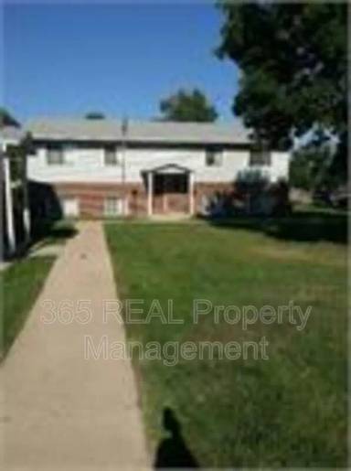 Main picture of 206 14 Street - Unit A