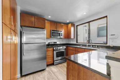 Main picture of 8300 Manitoba St