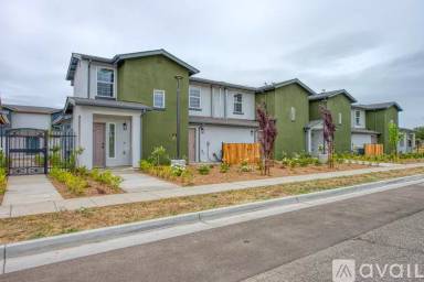 Main picture of 5860 W Santa Ana Ave