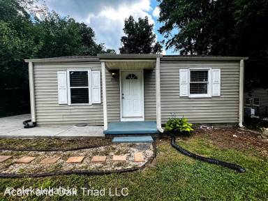 Main picture of 2905 Hayden St