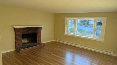 Main picture of 6 Old Meetinghouse Rd