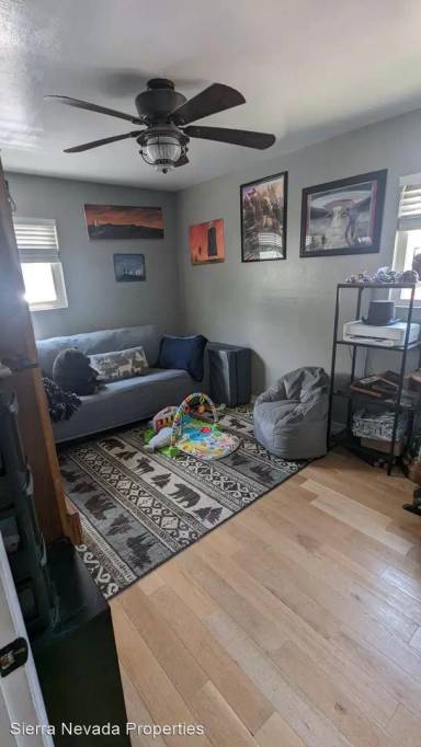 Main picture of 655 W 5th St