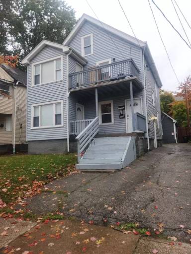 Main picture of 15786 Mandalay Ave