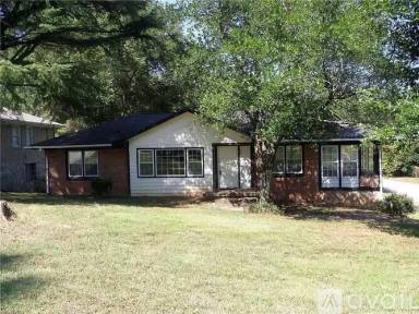Main picture of 1093 Fayetteville Rd SE