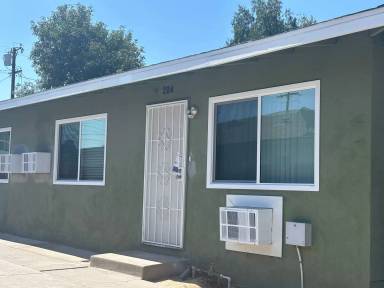 Main picture of 204 N Orange Ave