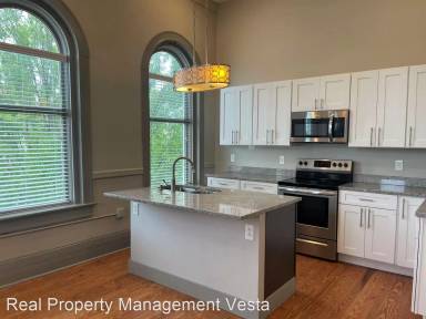 Main picture of 614 Poplar St