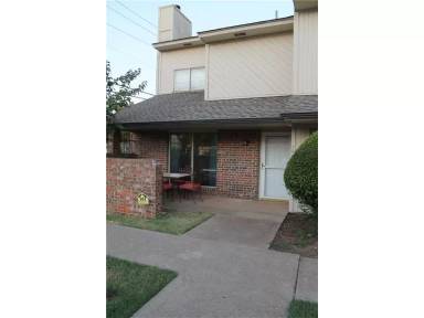 Main picture of 10125 N Pennsylvania Ave