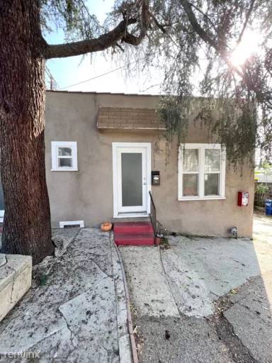 Main picture of 2920 Future St