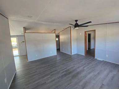 Main picture of 571 Curtis Rd