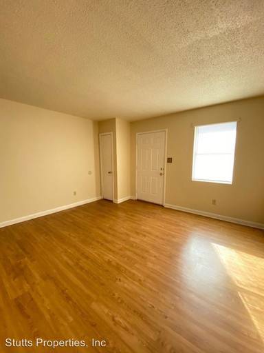 Main picture of 500 W 1st St