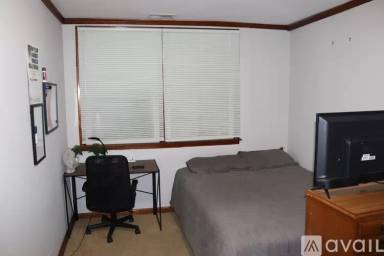 Main picture of 186 Lowry St NE