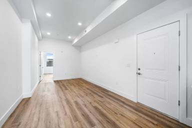 Main picture of 869 N 43rd St