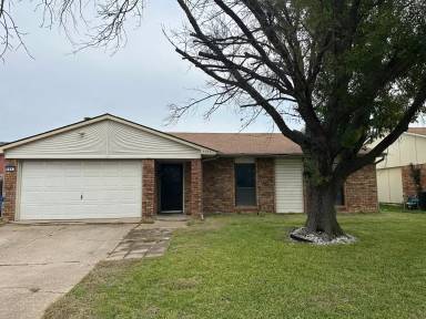 Main picture of 5657 Phelps St