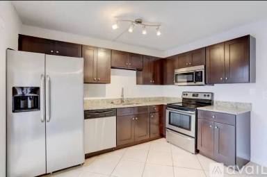 Main picture of 744 Springdale Cir