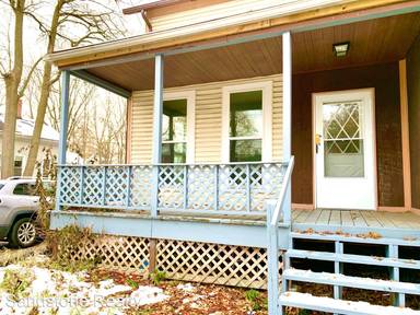 Main picture of 809-811 E Ave