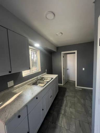 Main picture of 215 W Murphy St