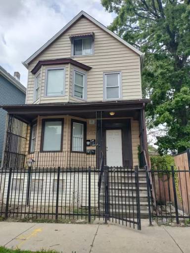 Main picture of 8320 S Muskegon Ave