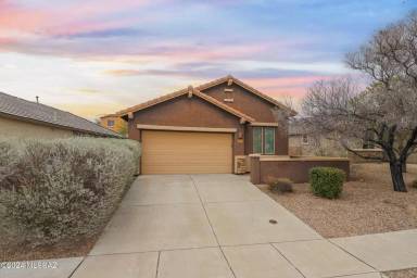 Main picture of 10447 S Cutting Horse Dr
