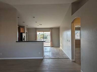 Main picture of 1217 W Lincoln Ave