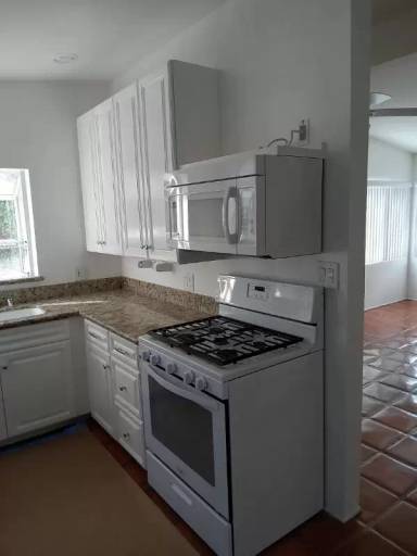 Main picture of 474 Avenida Ortega