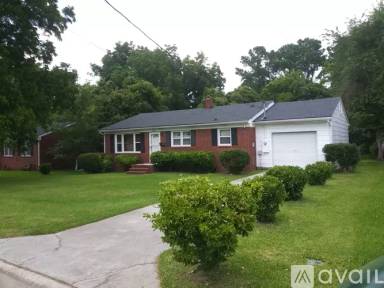 Main picture of 2100 Opal St