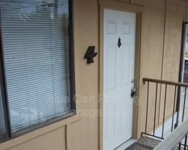Main picture of 828 W Sacramento Ave