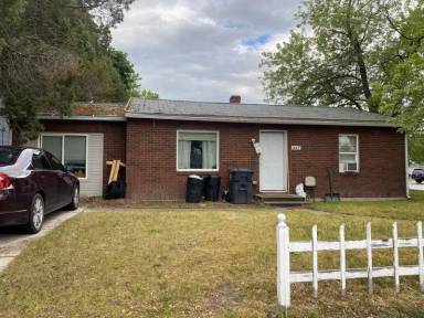 Main picture of 447 Burlington Ave