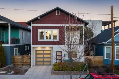 Main picture of 504 Sinclair St