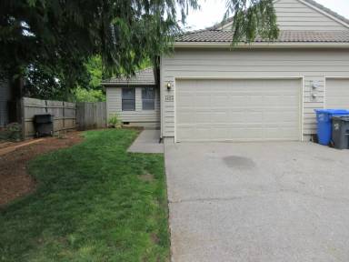 Main picture of 1425 Madras St SE