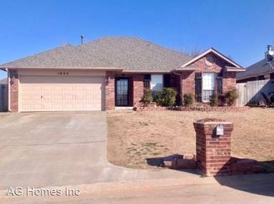 Main picture of 1824 N Shawnee Trl