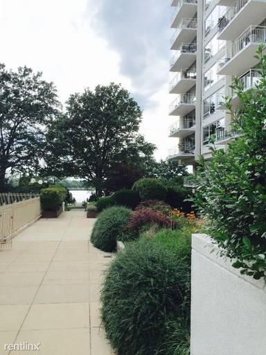 Main picture of Riverside Condominiums