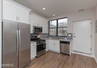 Main picture of 2901 N Clark St