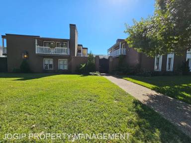 Main picture of 5934 Sandhurst Ln
