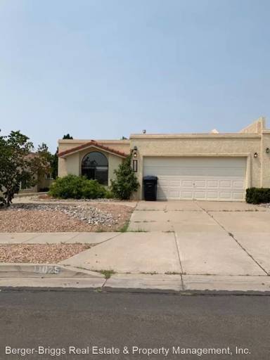 Main picture of 11025 Malaguena Ln NE