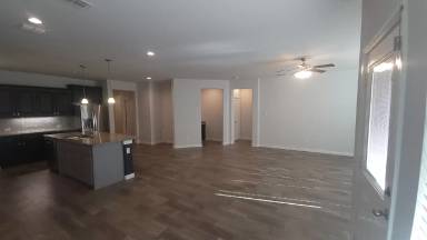 Main picture of 1112 Larkspur Ln