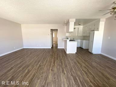 Main picture of 4332 W 135th St